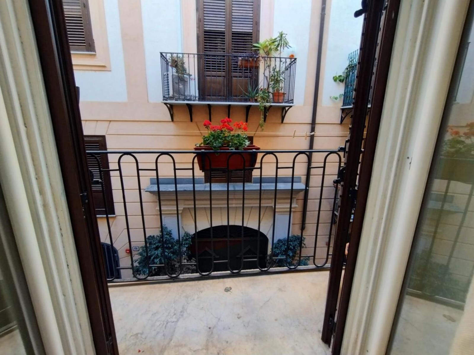 Domus Vetriera Apartment Palermo Exterior photo